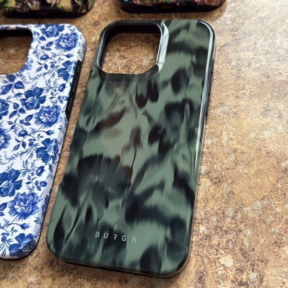 iPhone 16 pro max Burga case